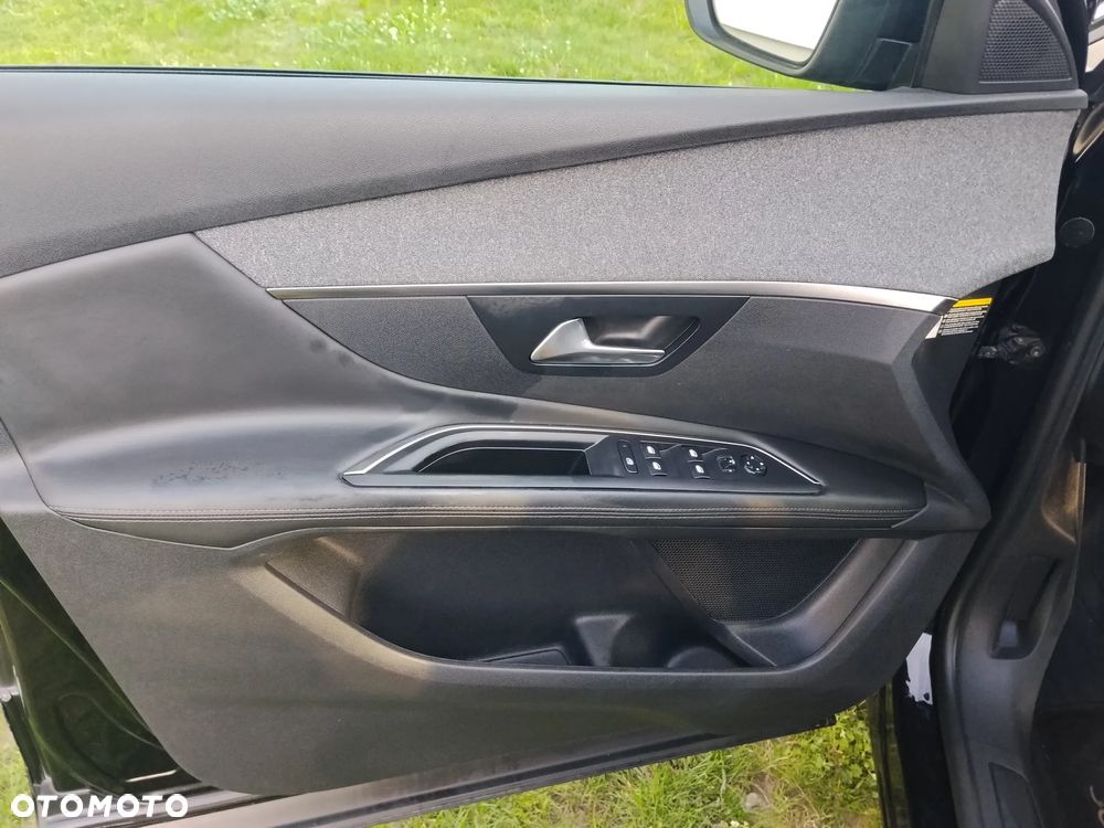 Peugeot 3008 2.0 BlueHDi Allure S&S - 28