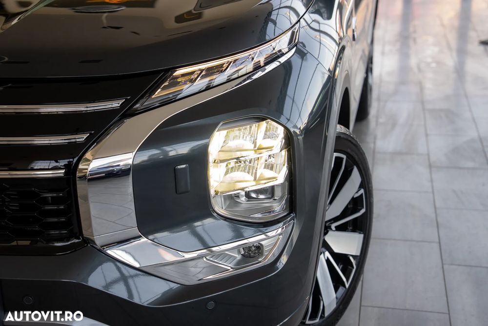 Mitsubishi Outlander 2.4 L 4X4 PHEV Instyle Ultimate - 8