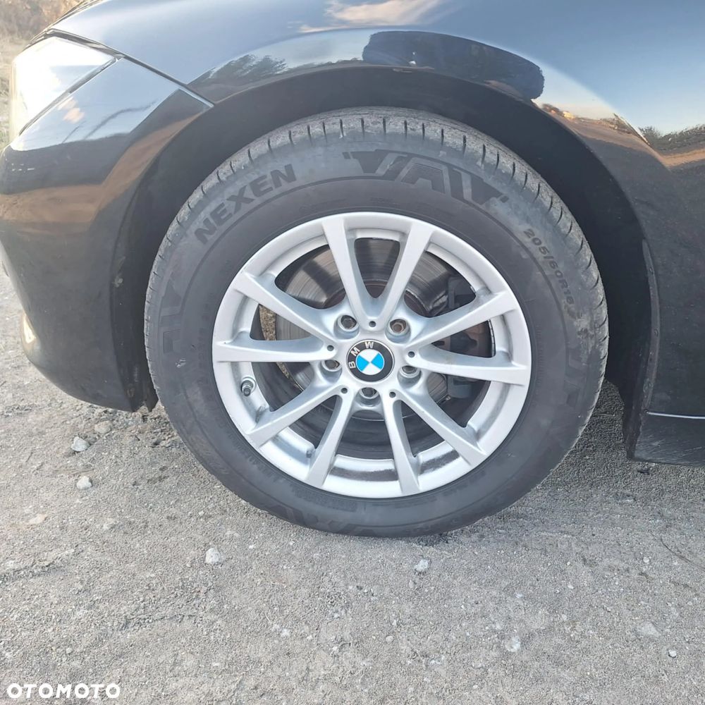 BMW Seria 3 320d Luxury Line sport - 14