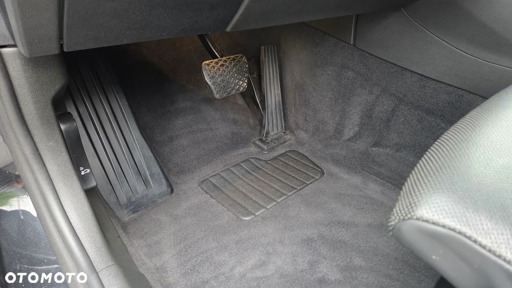 BMW Seria 5 520d Luxury Line sport - 24