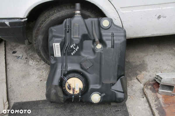 zbiornik pompa paliwa Mazda 3 BL 2.2