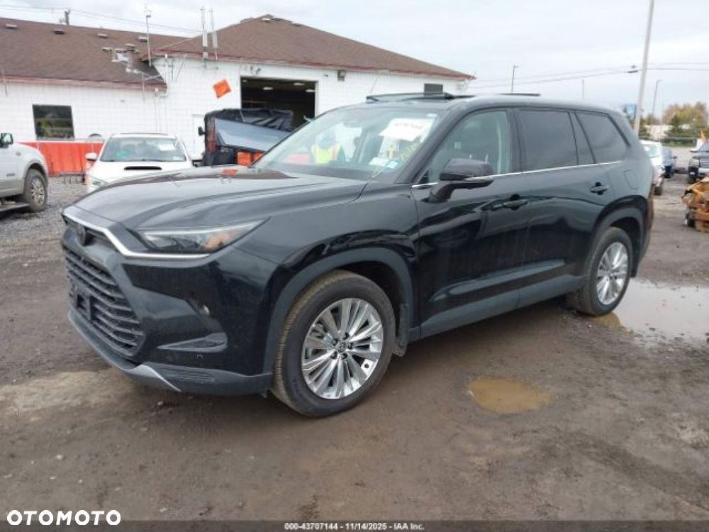 Toyota Grand Highlander - 2