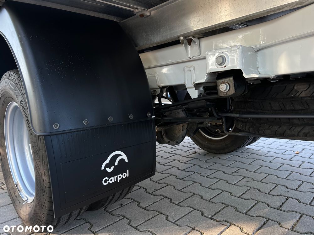 Mercedes-Benz Sprinter - 12
