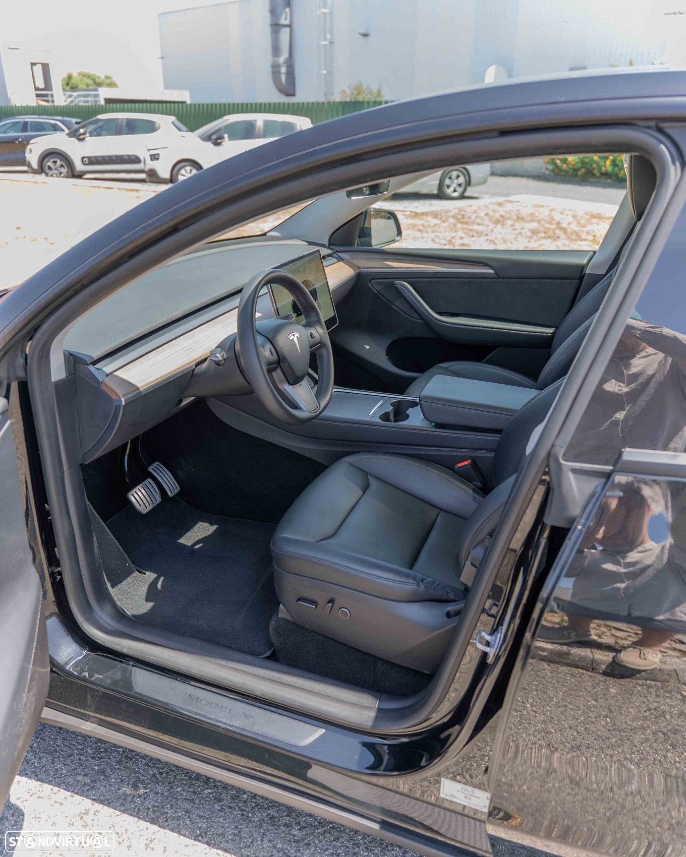 Tesla Model Y Performance Dual Motor AWD - 11
