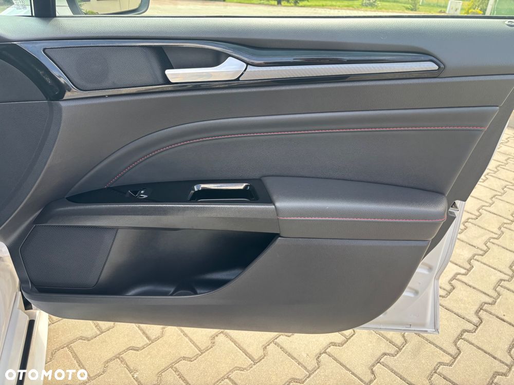 Ford Mondeo 2.0 EcoBlue ST-Line - 26