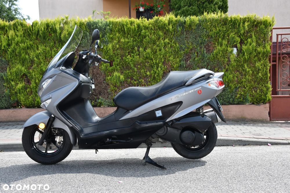 Suzuki Burgman - 8