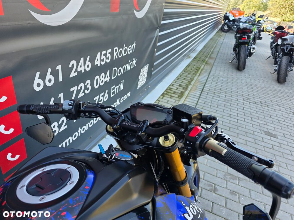 Suzuki GSX - 32
