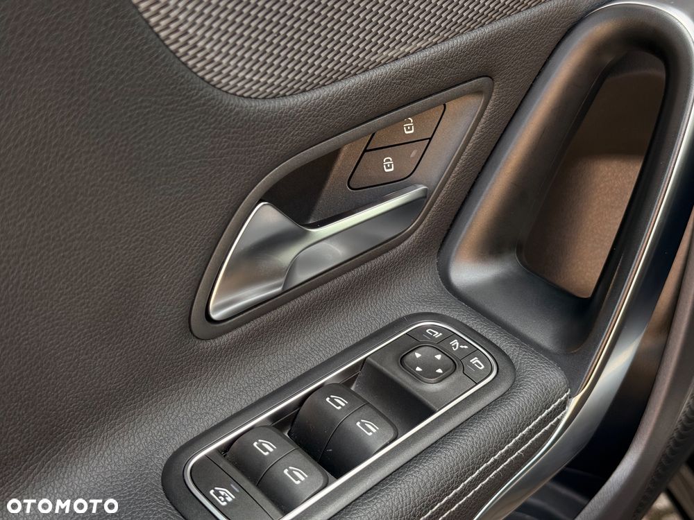 Mercedes-Benz Klasa A 180 7G-DCT Edition 2020 - 18