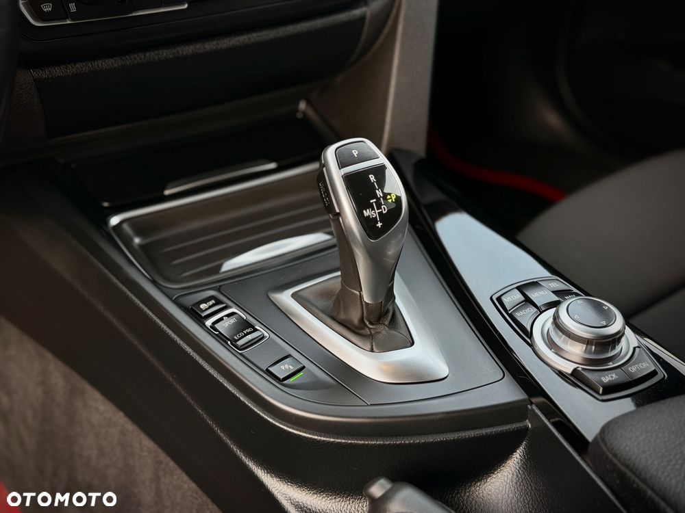 BMW Seria 3 325d M Sport - 24