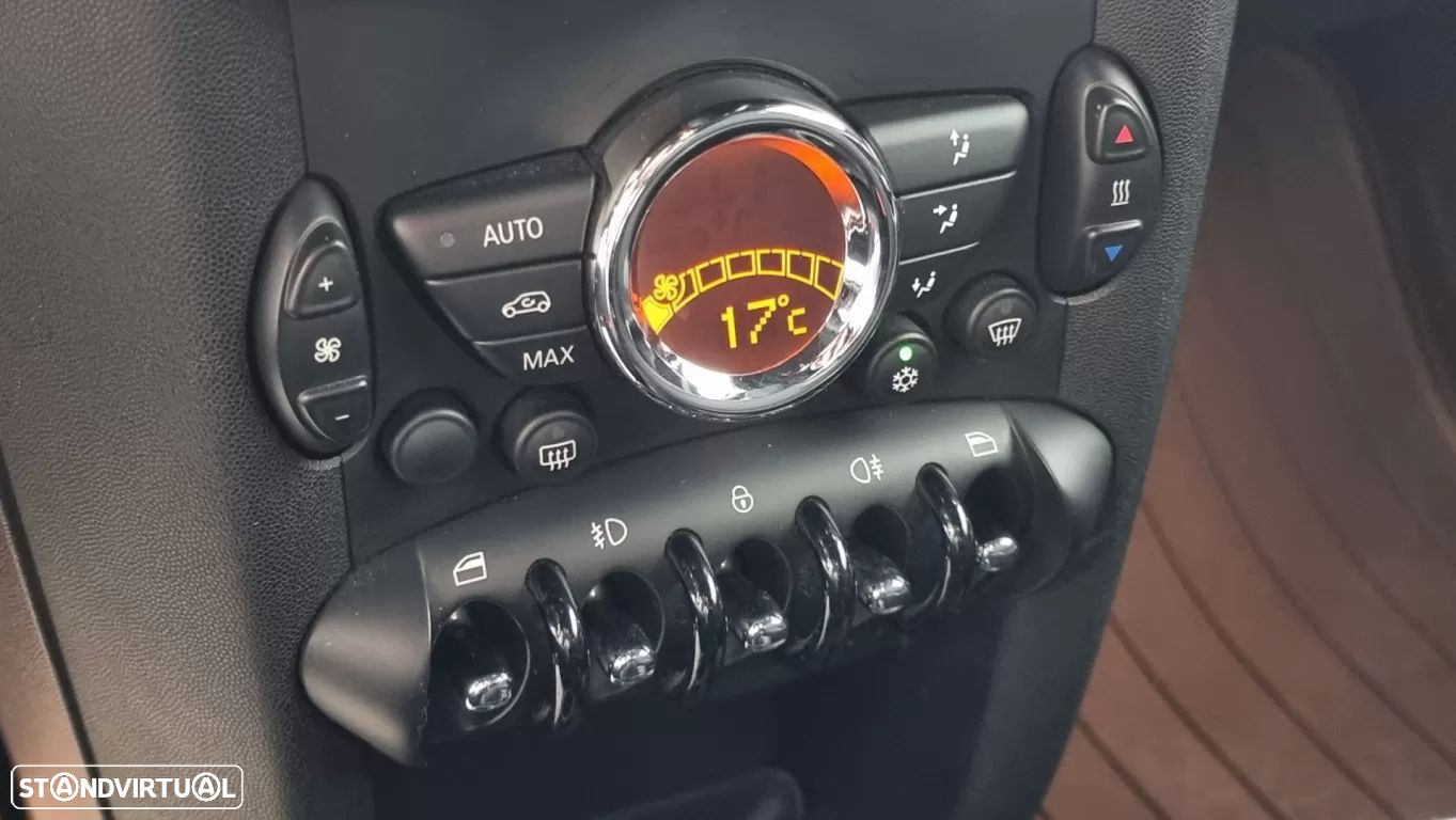 MINI 3 Portas Cooper D - 18