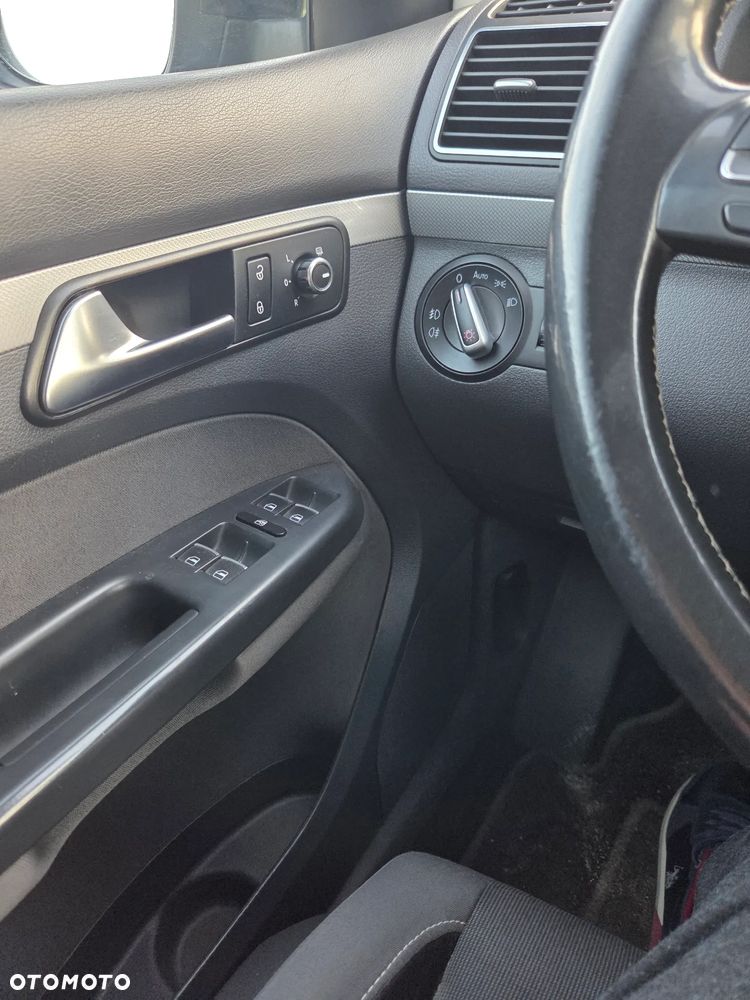 Volkswagen Touran 1.6 TDI DPF BlueMotion Technology MATCH - 2