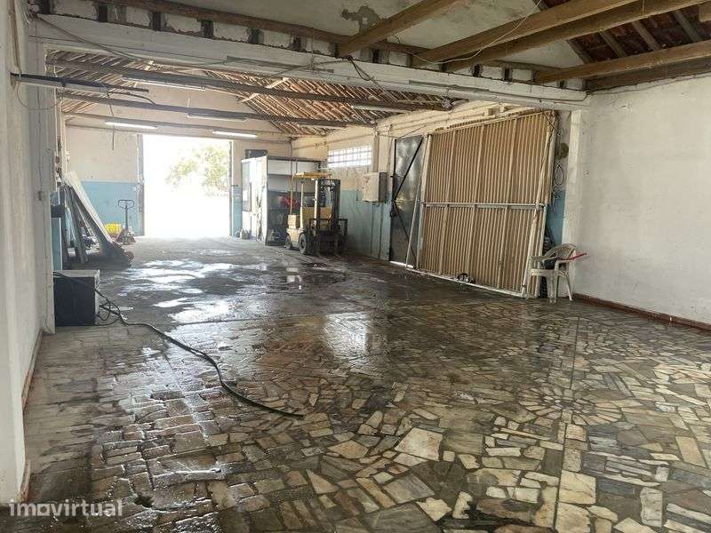 Armazém com cerca de 150 m2 (7,5 m x 21m) - Grande imagem: 5/8