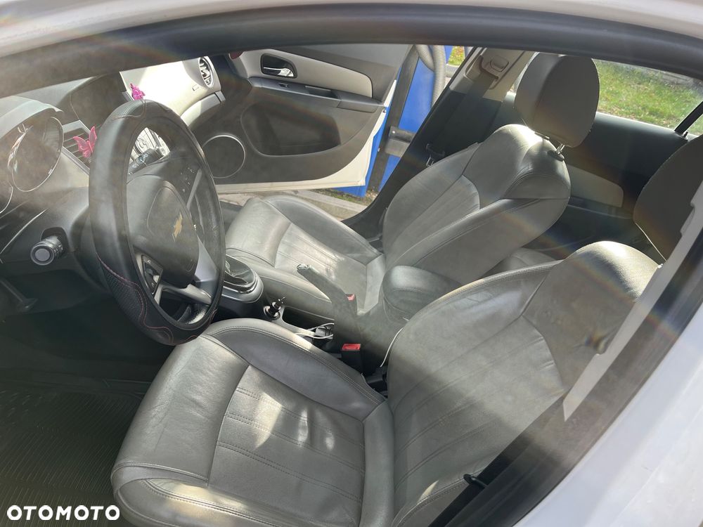 Chevrolet Cruze 1.8 LT - 10