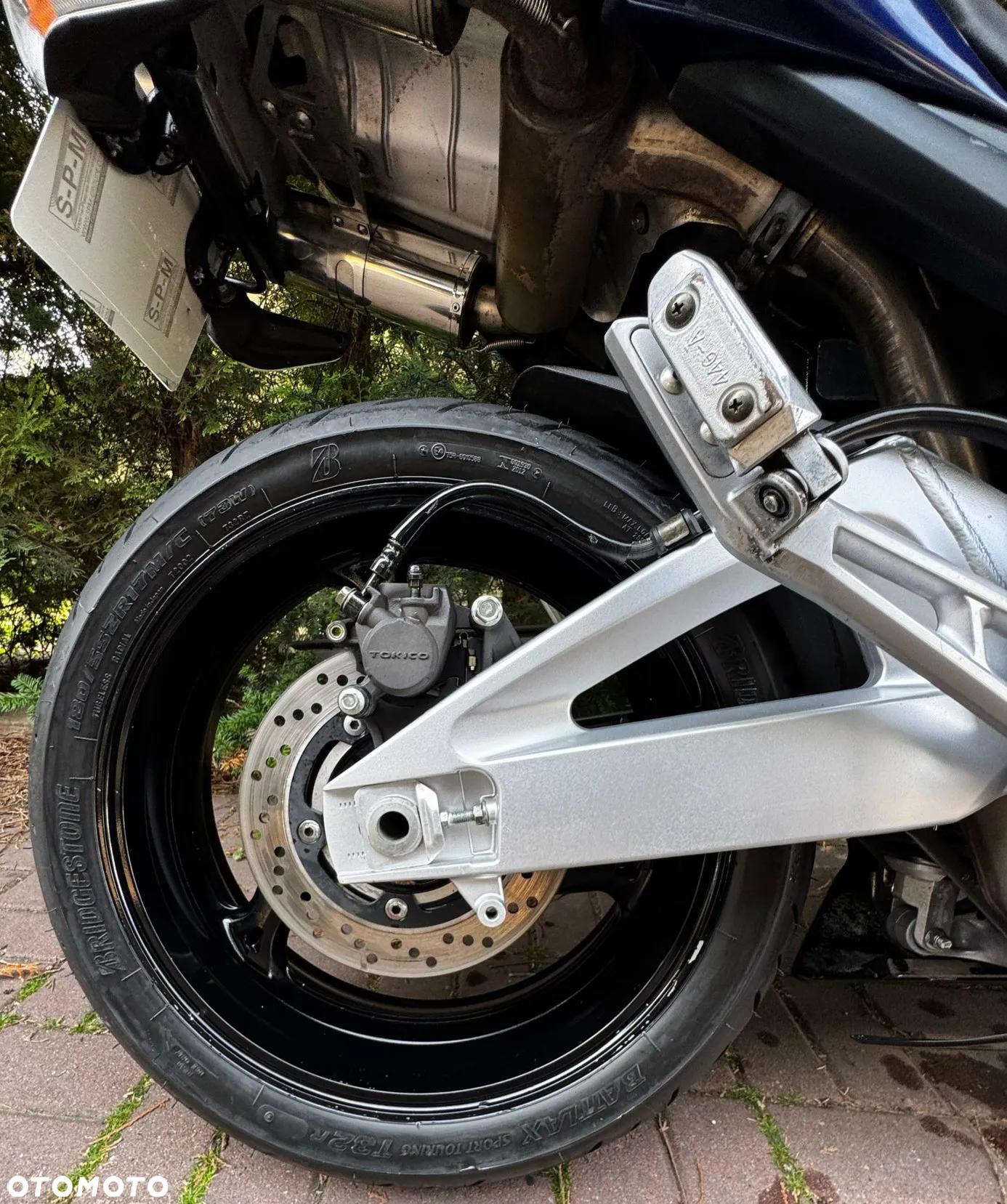 Suzuki GSR - 8