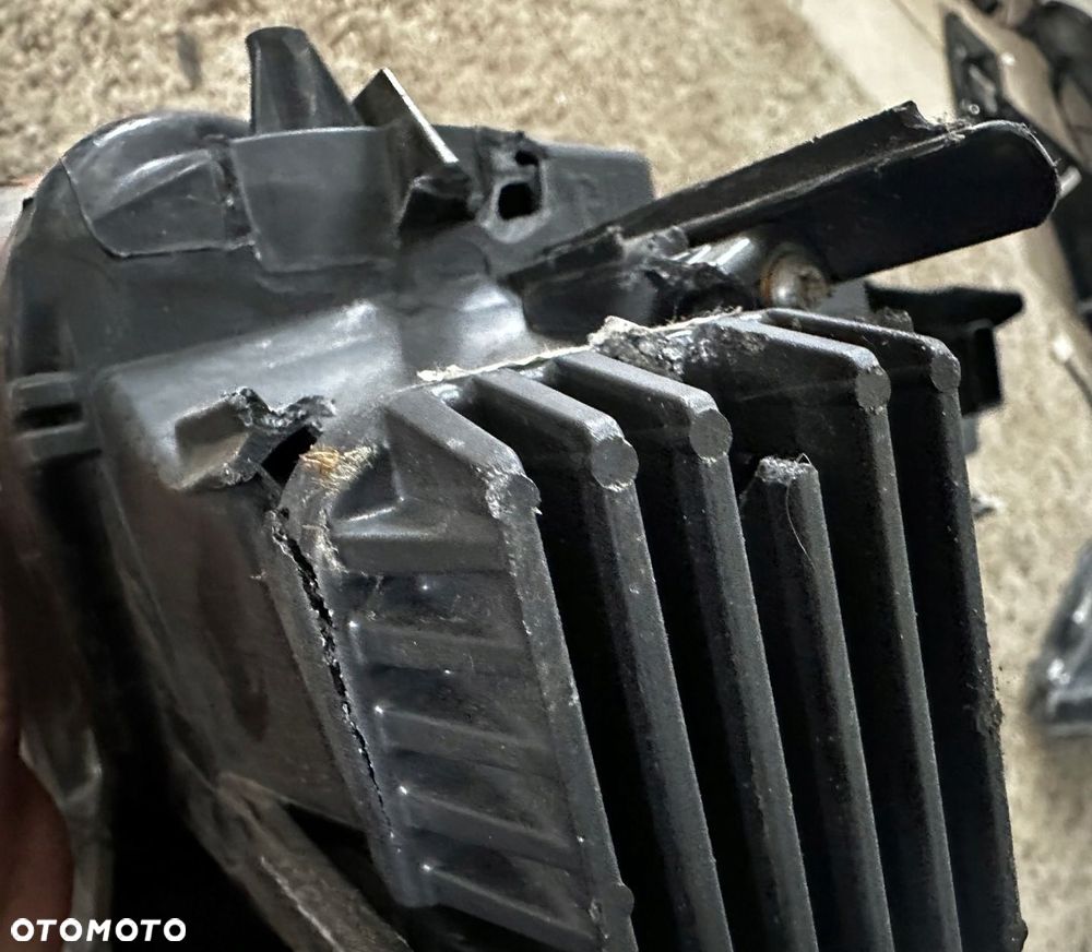 LAMPA PRZEDNIA LEWA OPEL COMBO E 2020- 9816826080 - 12