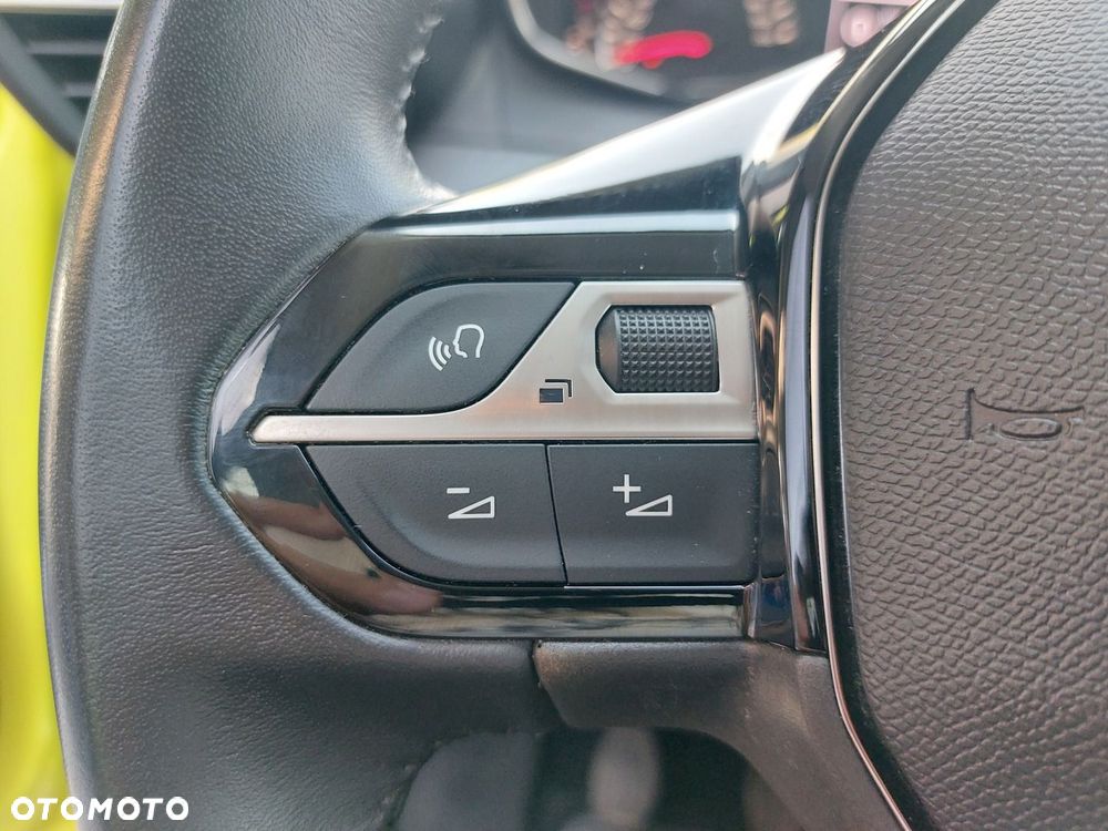 Peugeot 208 - 14