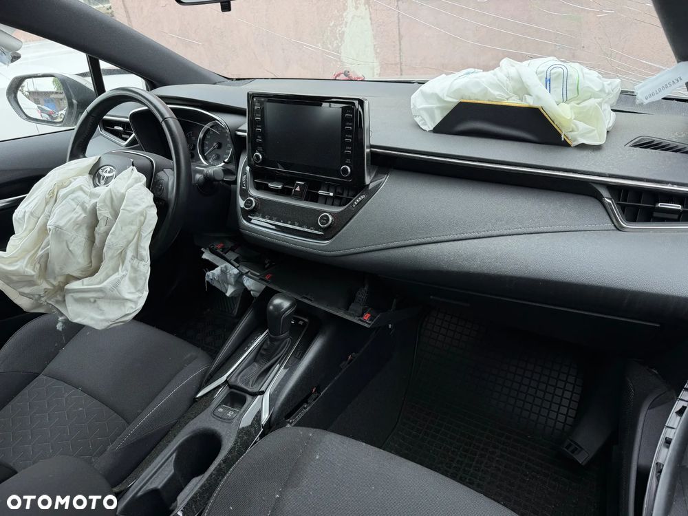 Toyota Corolla 1.8 Business Edition - 21
