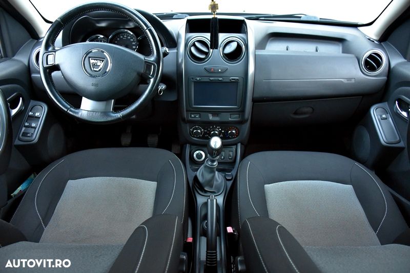 Dacia Duster dCi 110 FAP 4x4 Blackshadow - 4