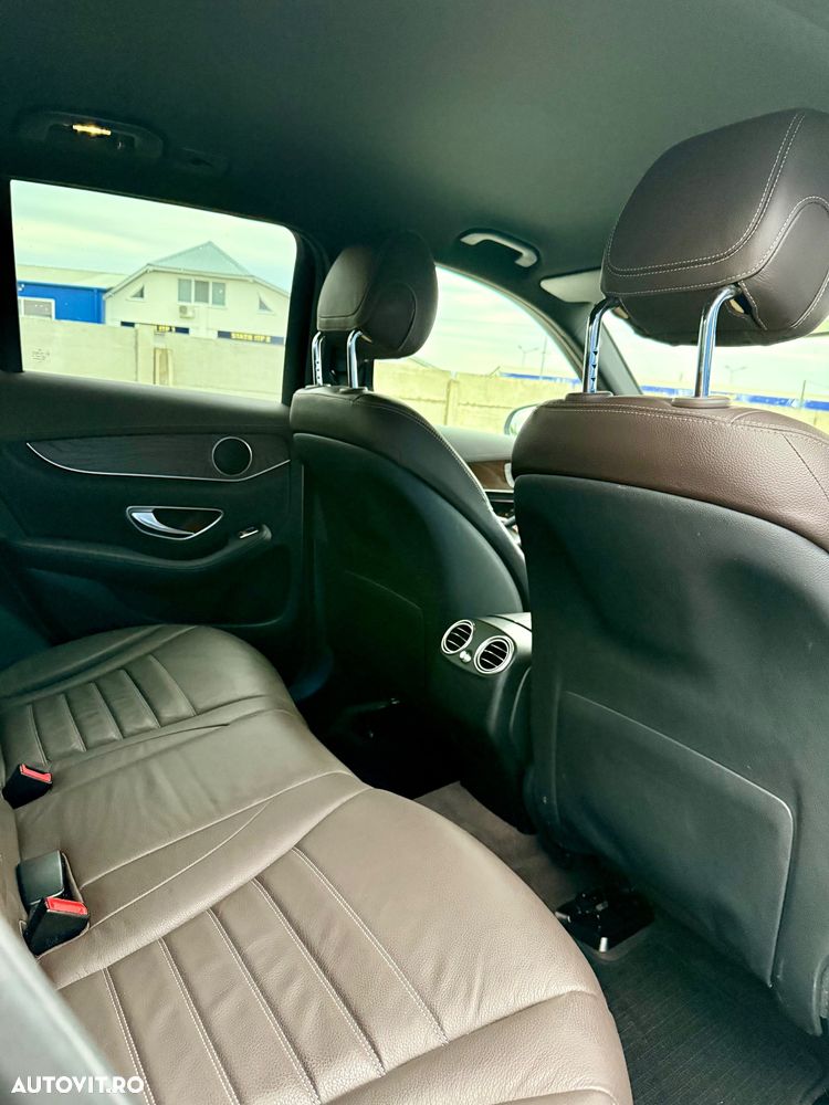 Mercedes-Benz GLC 250 4MATIC 9G-TRONIC AMG Line - 11