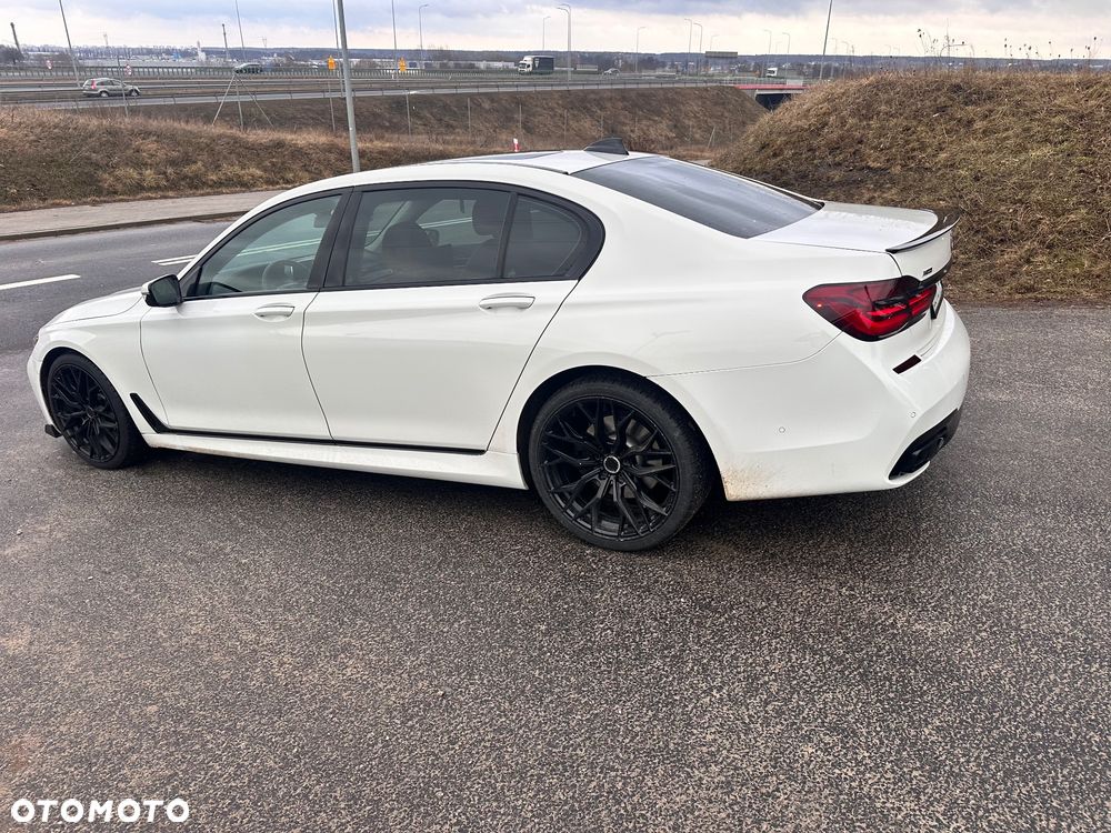 BMW Seria 7 740Li xDrive - 5