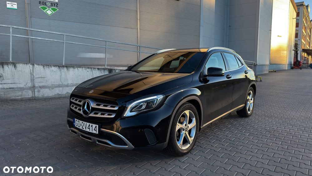 Mercedes-Benz GLA 200 7G-DCT - 35