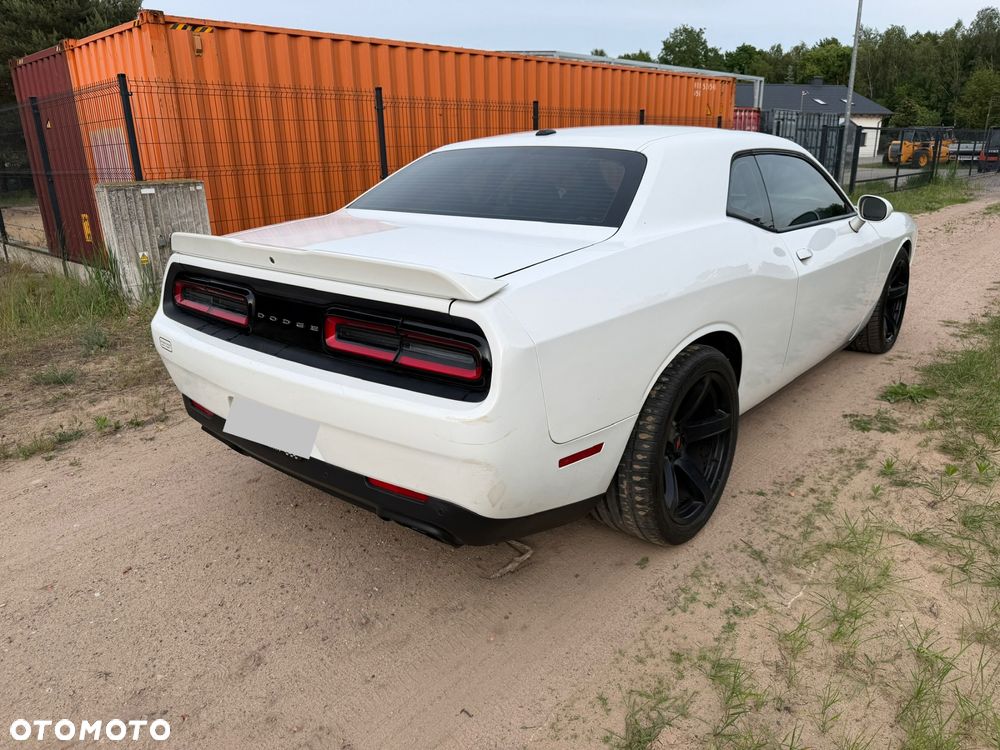 Dodge Challenger - 19