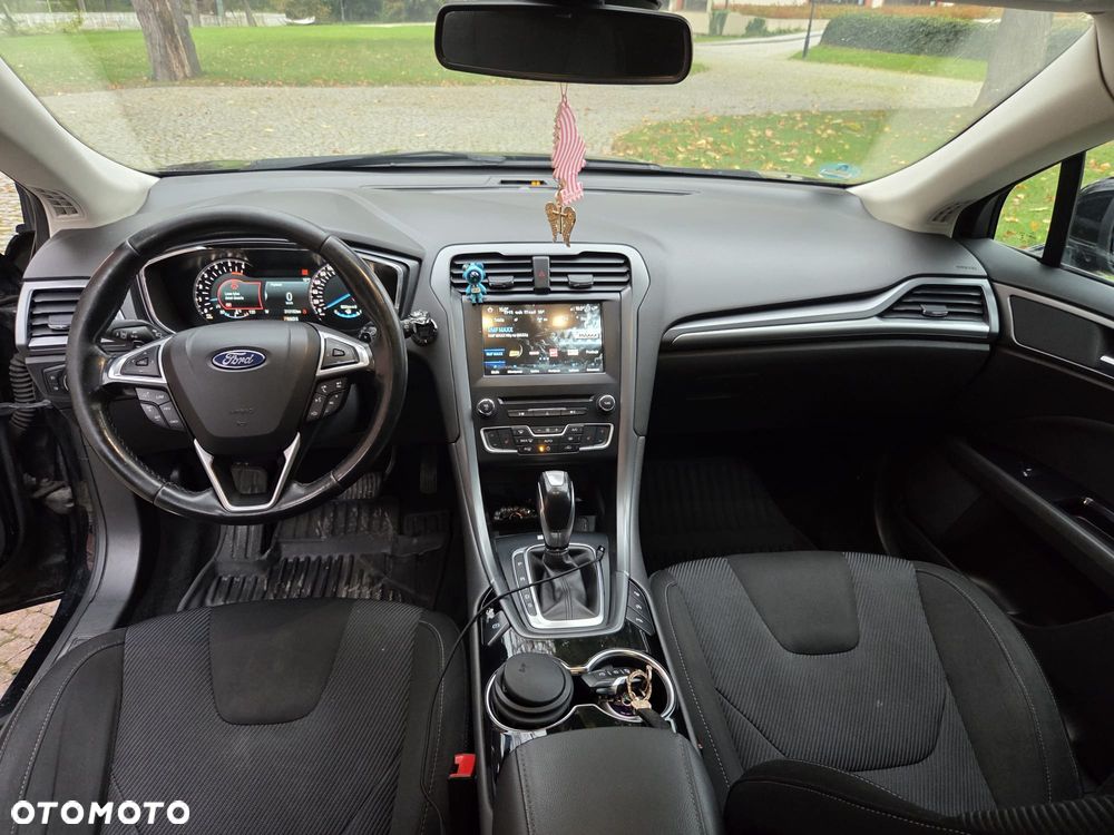 Ford Mondeo - 32