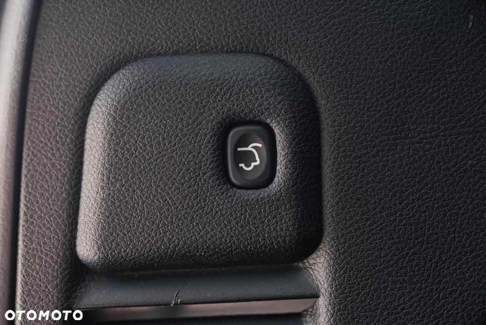 Jeep Grand Cherokee - 36