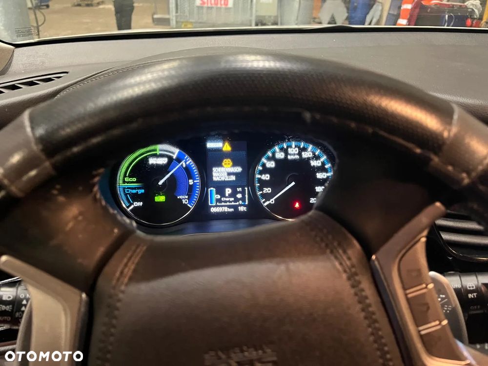 Mitsubishi Outlander PHEV Instyle + - 16