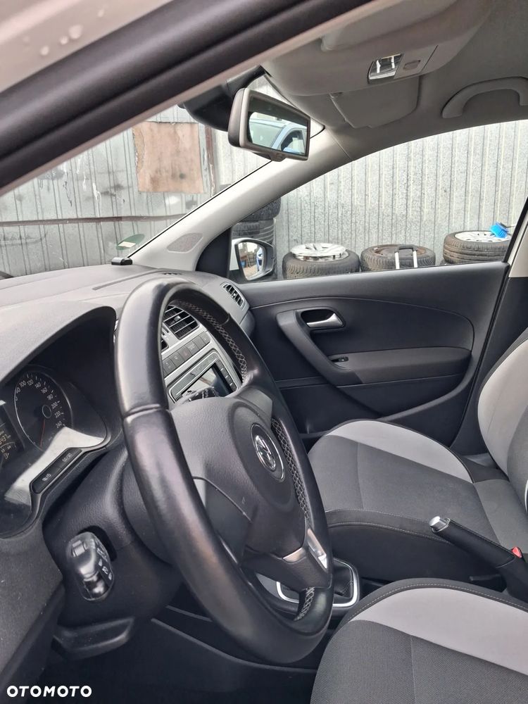 Volkswagen Polo - 9