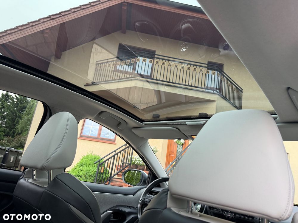 Toyota Yaris Hybrid 100 Premium - 6