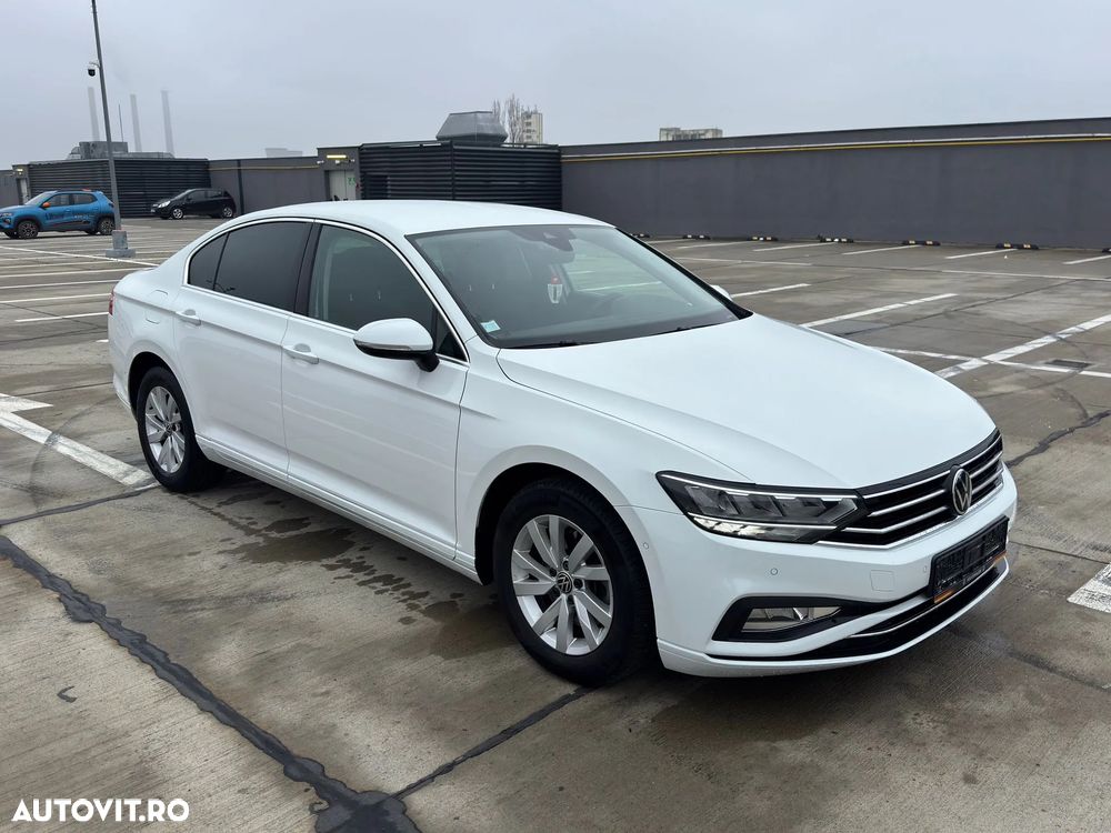 Volkswagen Passat - 32