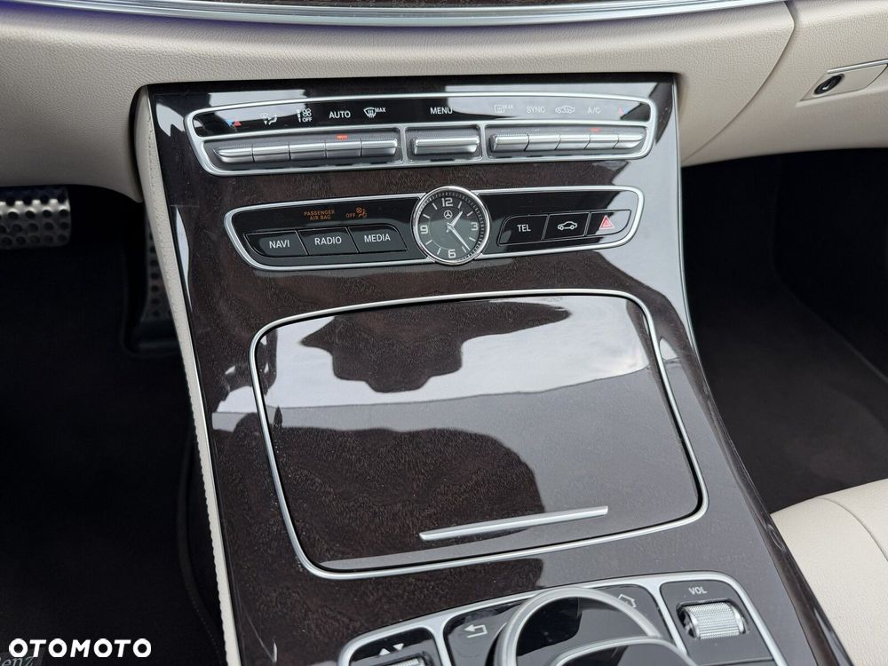Mercedes-Benz Klasa E 220 d 9G-TRONIC - 33