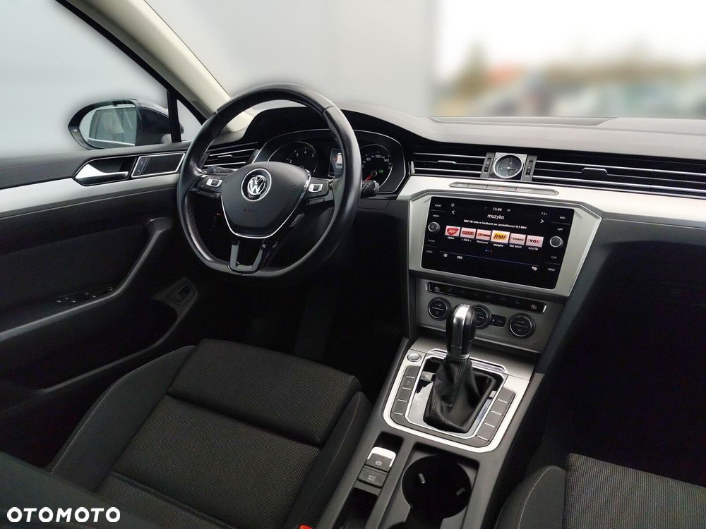 Volkswagen Passat - 16