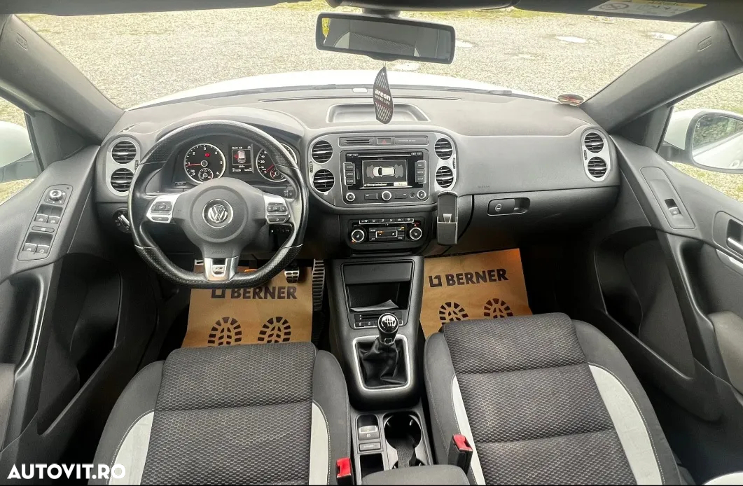 Volkswagen Tiguan - 24