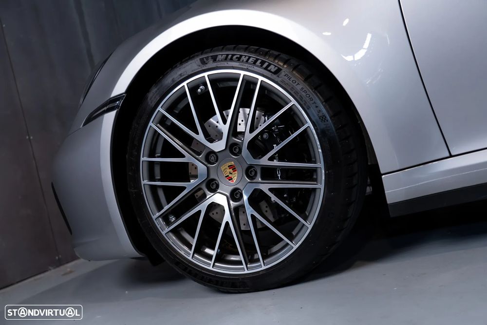 Porsche 911 (992) Carrera GTS PDK - 3
