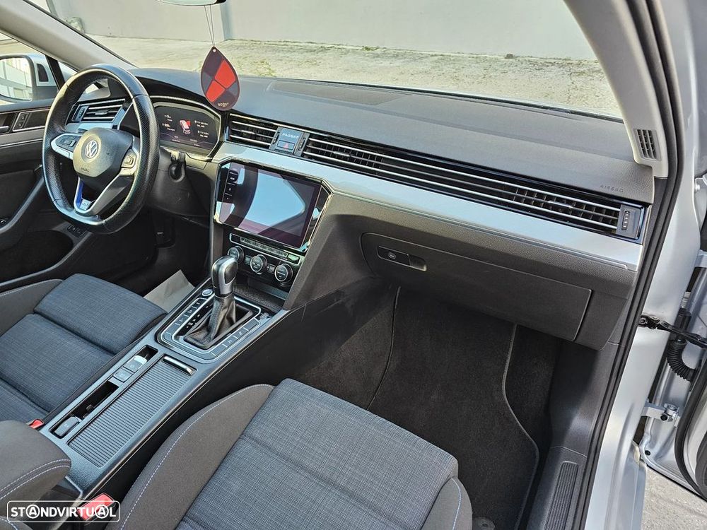 VW Passat Variant - 29