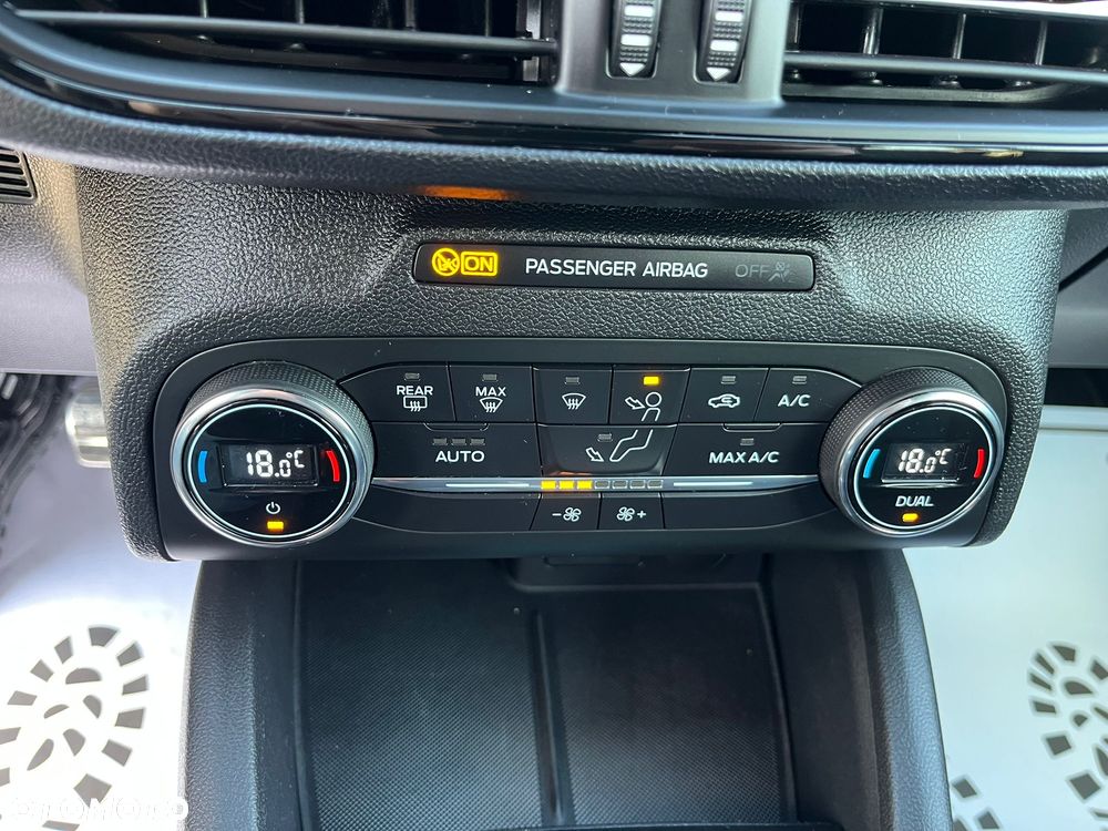 Ford Focus SW 1.5 EcoBoost S&S ST-LINE - 10