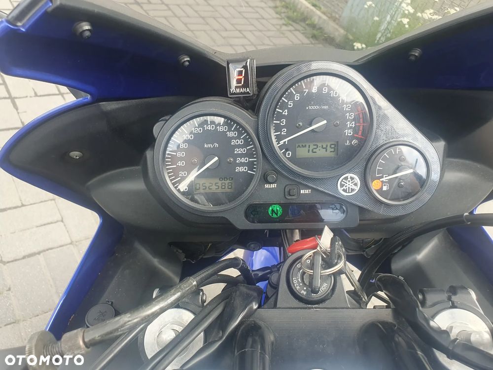 Yamaha FZS - 28