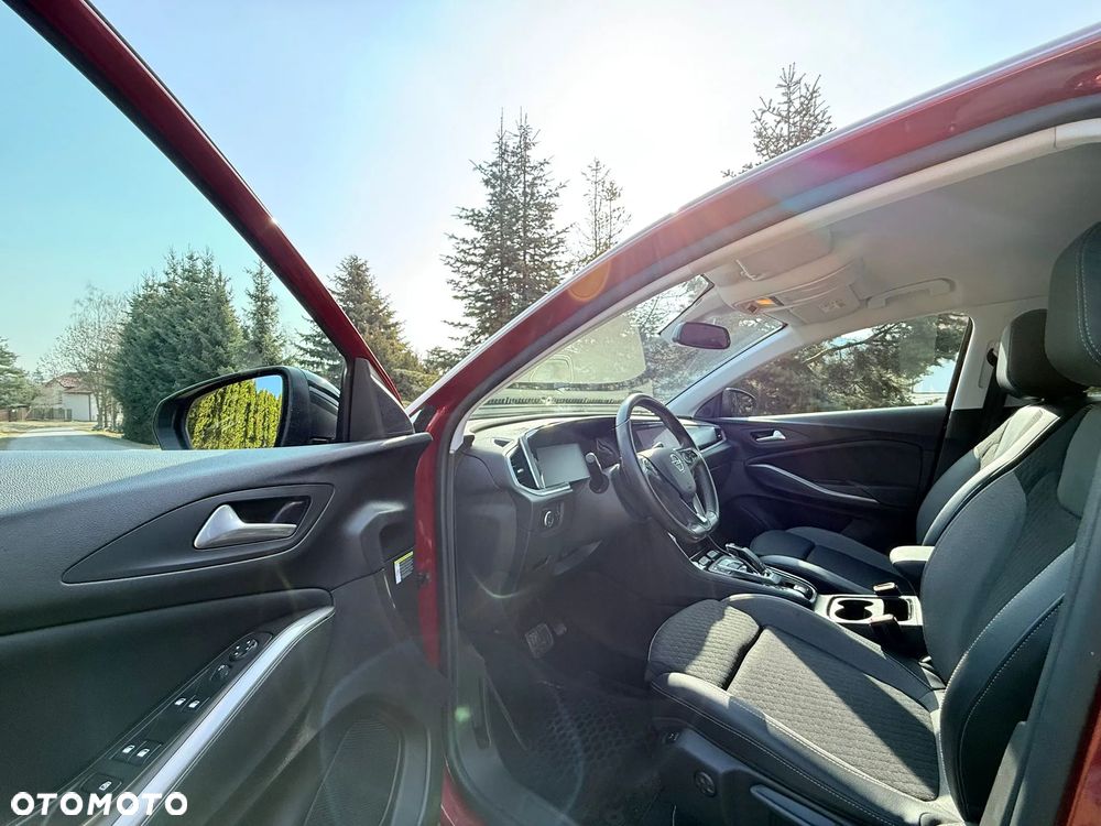 Opel Grandland X 1.2 T GPF Design&Tech S&S - 15