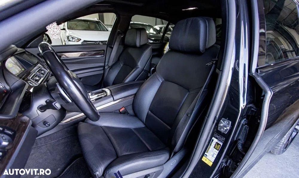 BMW Seria 7 740i - 7