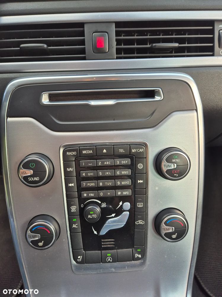 Volvo V70 D3 Summum - 30