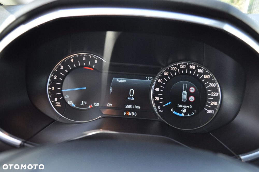 Ford S-Max - 12