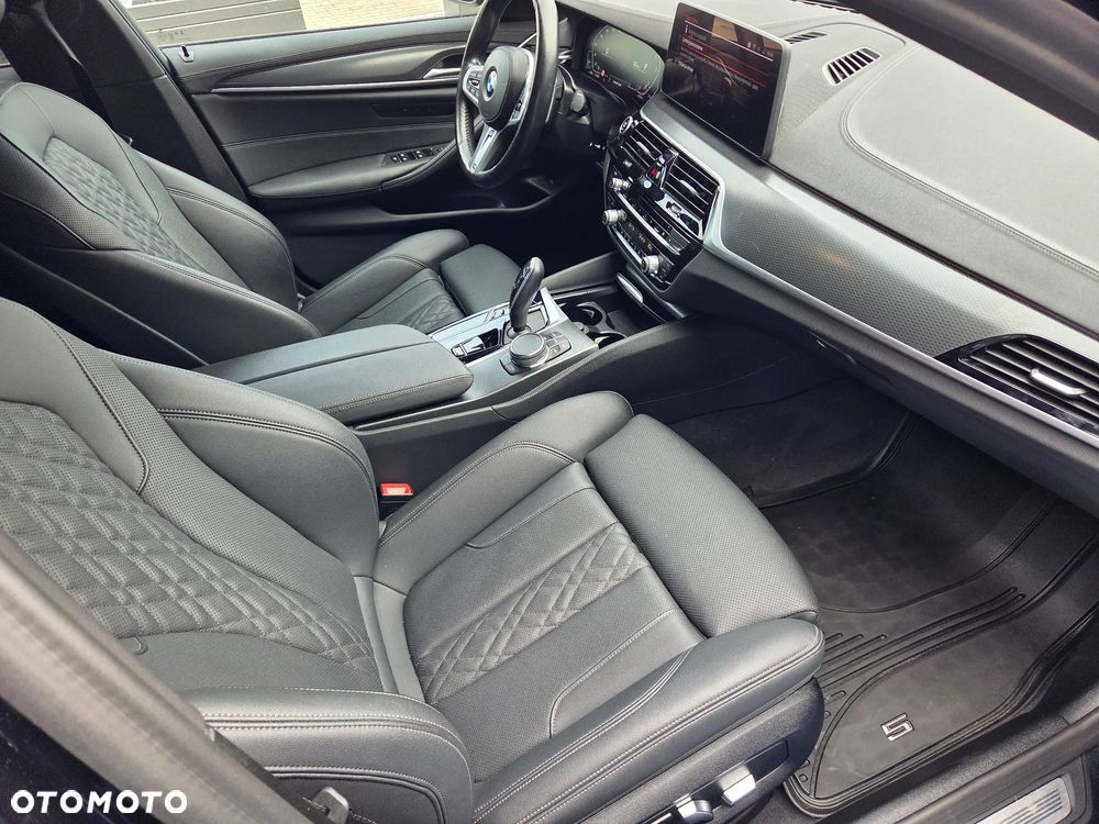 BMW Seria 5 520d xDrive M Sport sport - 19