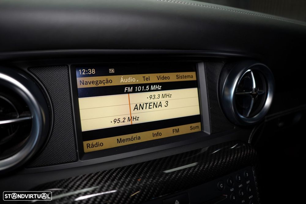 Mercedes-Benz SLS 63 AMG - 54