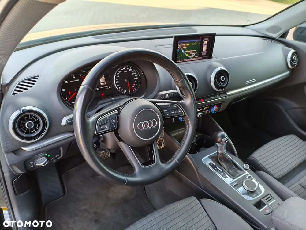Audi A3 Sportback 1.6 TDI S tronic Attraction - 29