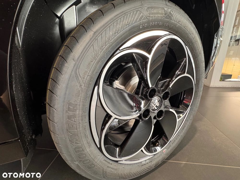 Alfa Romeo Junior 1.2 mHEV Ibrida Q4 eDCT - 7