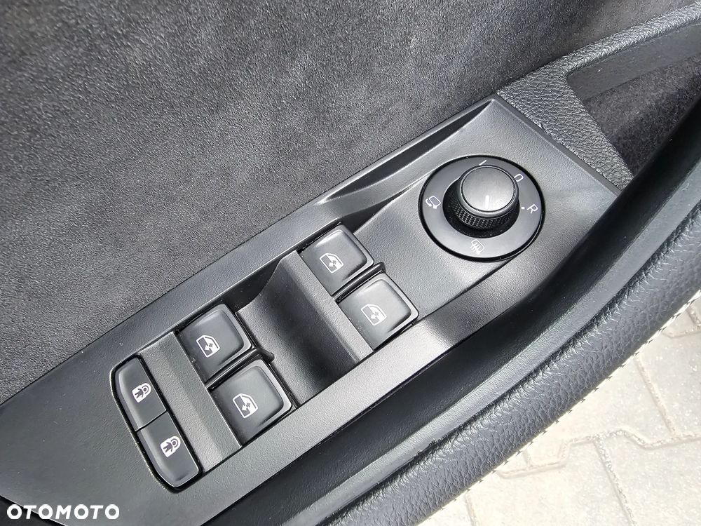 Skoda Superb 1.5 TSI mHEV Sportline DSG - 37
