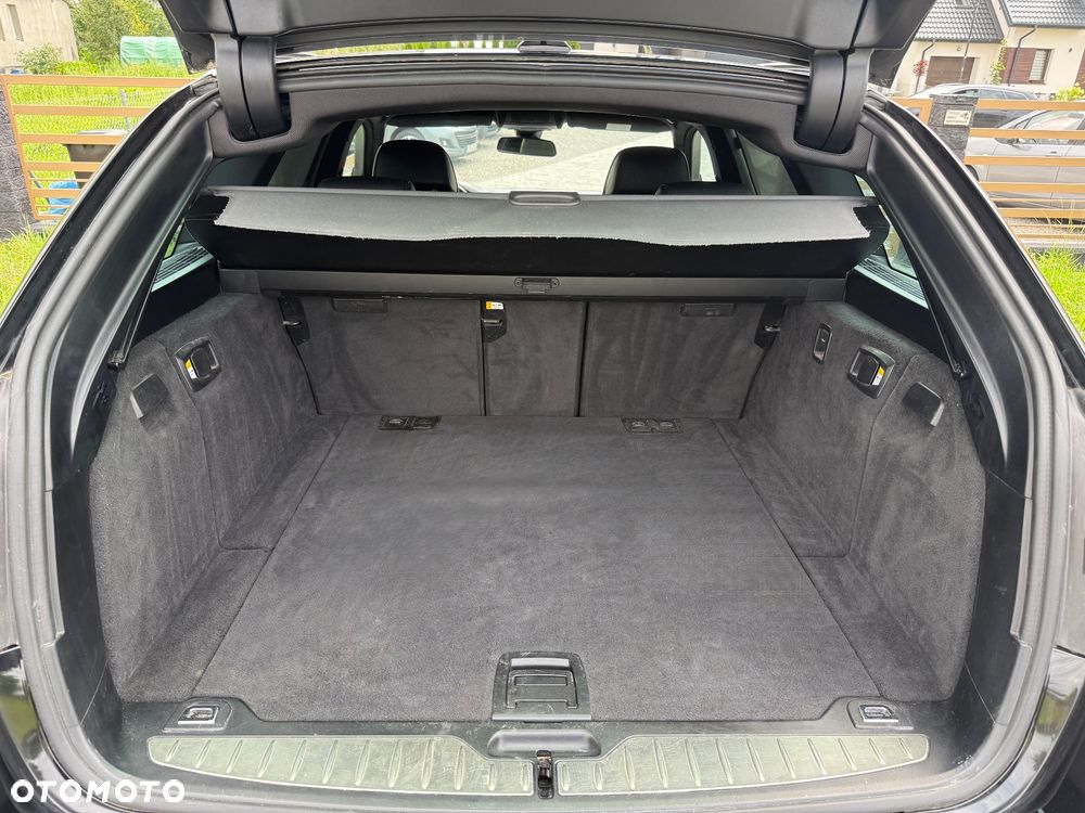 BMW Seria 5 525d Sport-Aut Luxury Line - 29