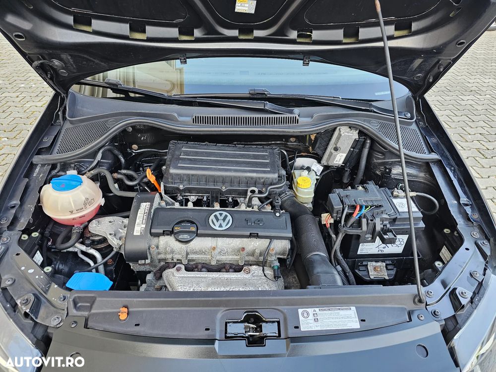 Volkswagen Polo 1.4 DSG Style - 23